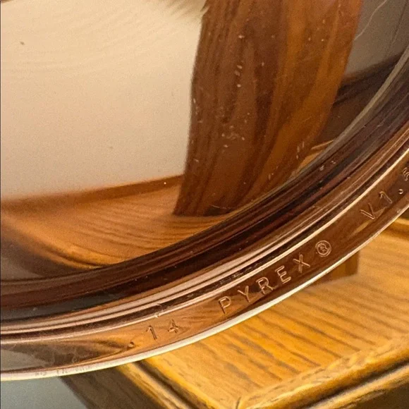 Vintage Pyrex / Corning Amethyst Purple Glass Casserole Bowl w/ Lid #1148 MCM - Picture 7 of 17